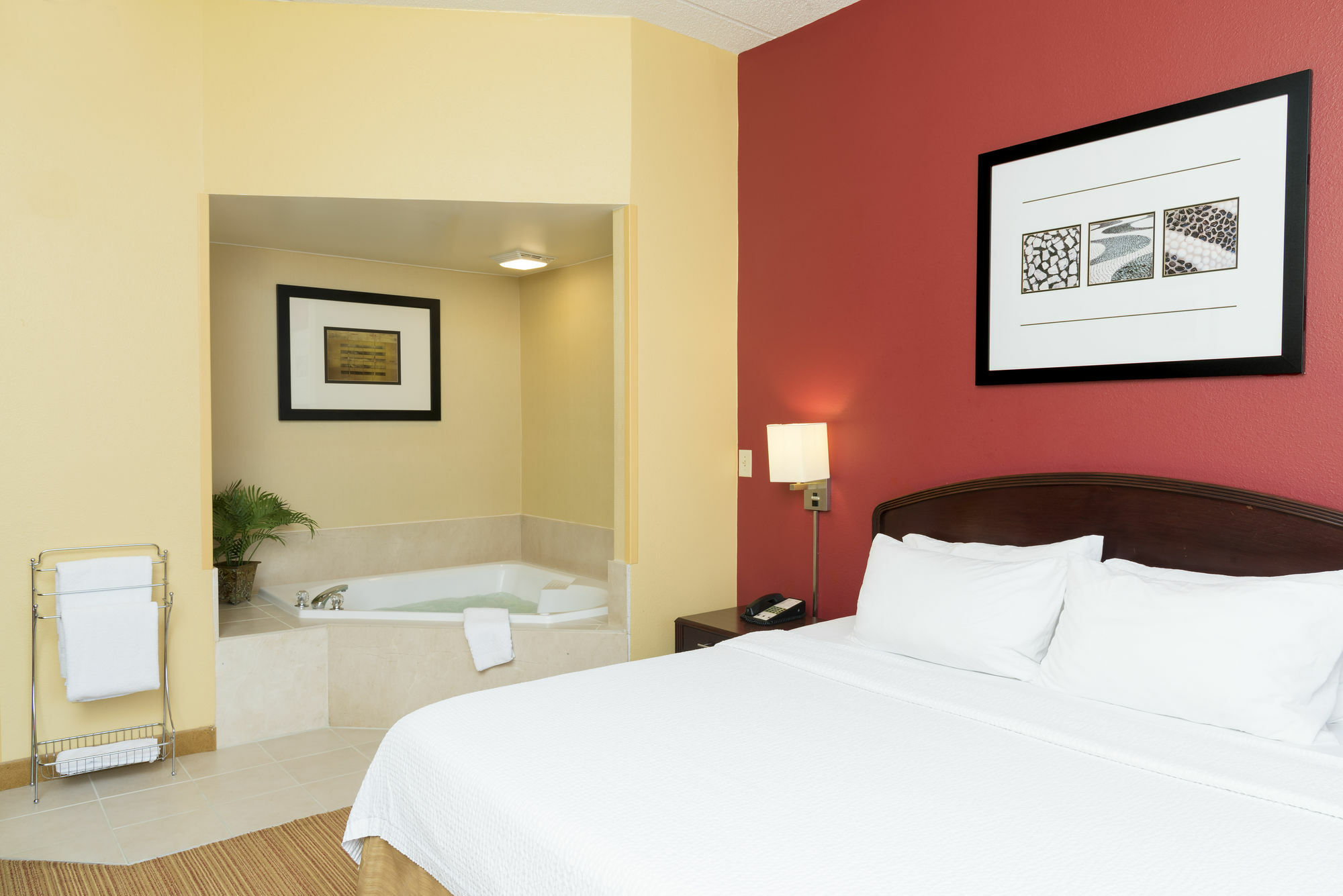 Courtyard Bowling Convention Center 3*
